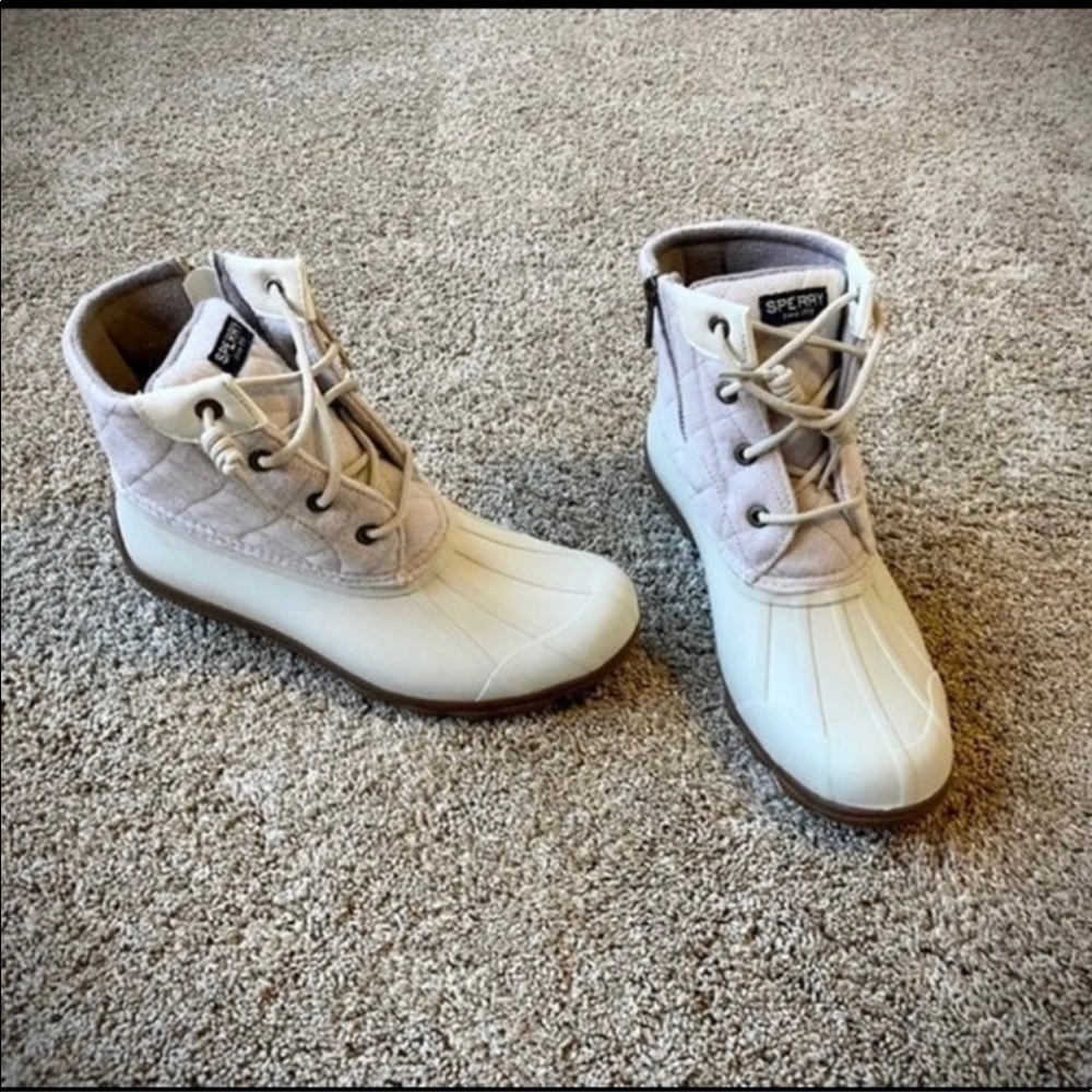 🔥🔥New Sperry Duck Boots. Never worn, perfect condition! 🔥🔥